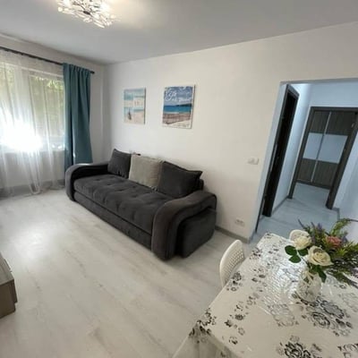 Location d’un appartement spacieux de 3 pièces, 75 m², Tomis Nord, Constanța, Roumanie